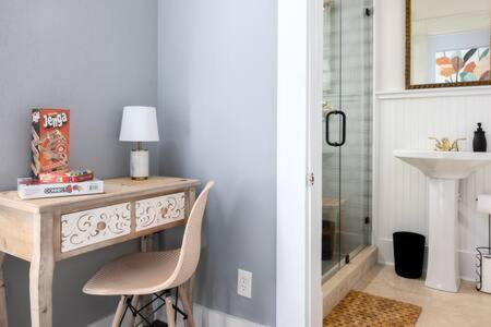 Holiday home Downtown, Updated, Single Story & Wd