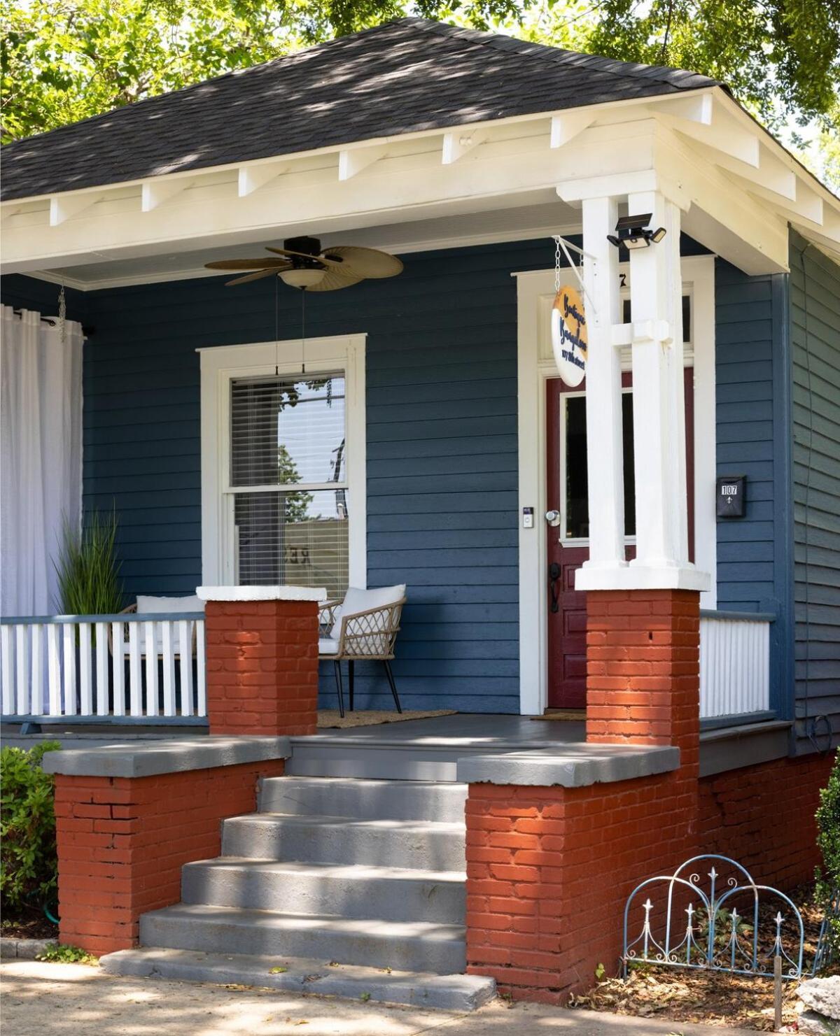 Downtown, Updated, Single Story & Wd Holiday home *